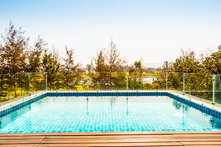 Cost of Glass Pool Fence Repair in Jasmine Estates